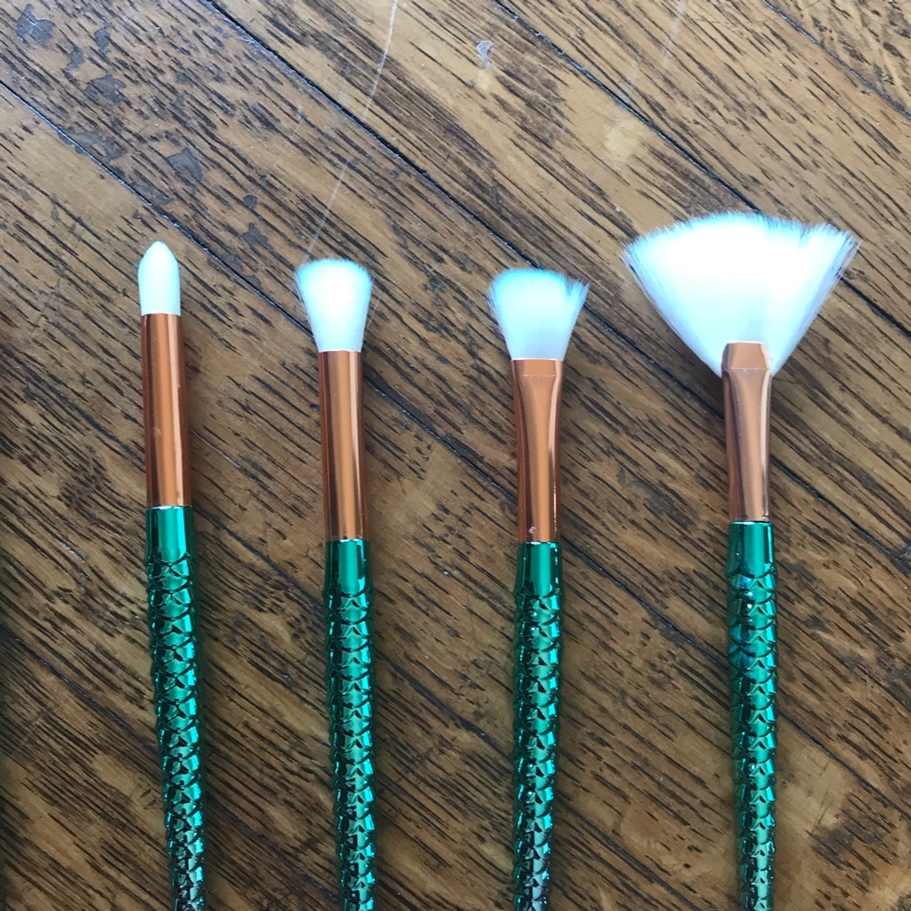 11 piece mermaid brush set - Picture 5 of 7